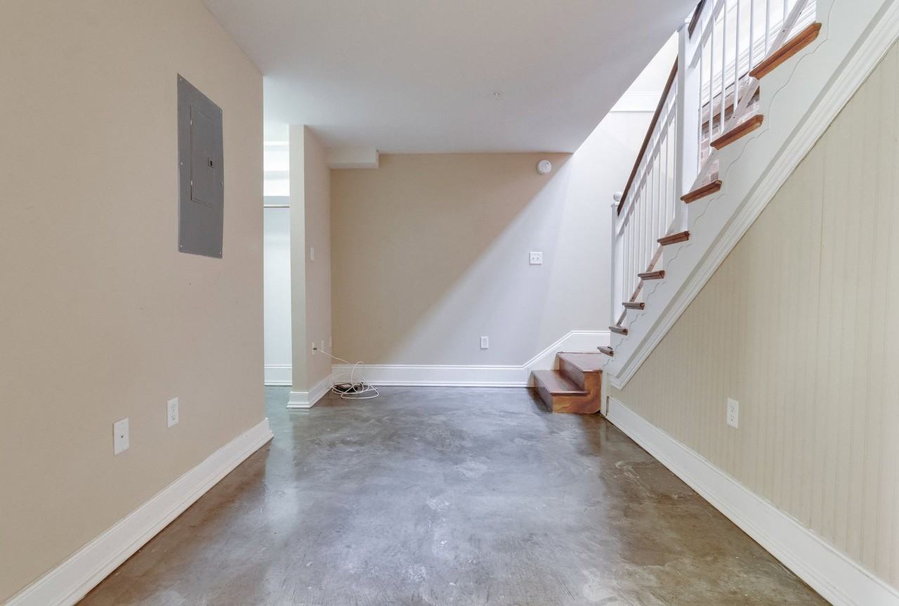 1321 1/2 E Main St #C14 - Photo 6 of 12