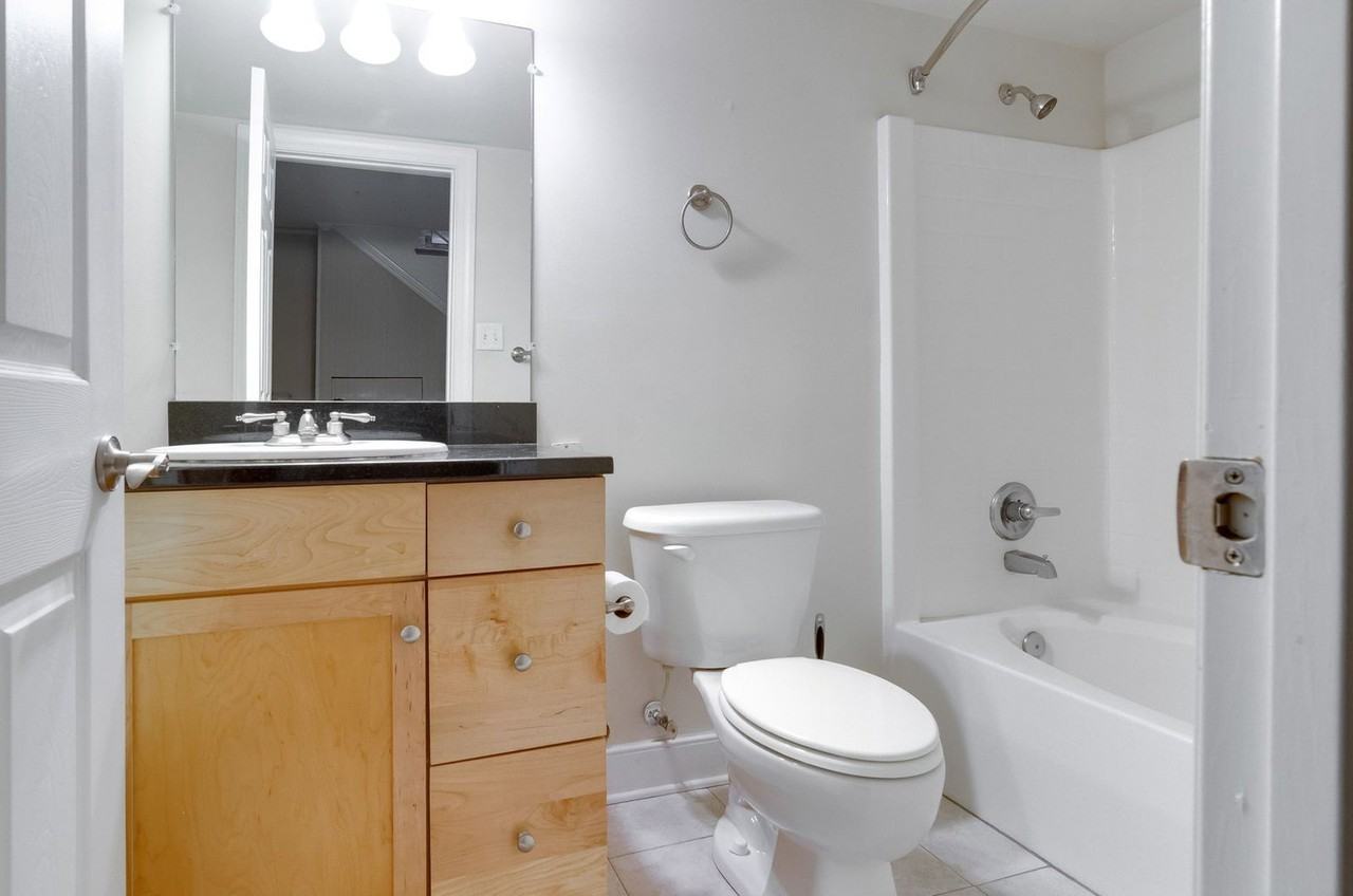 1321 1/2 E Main St #C14 - Photo 7 of 12