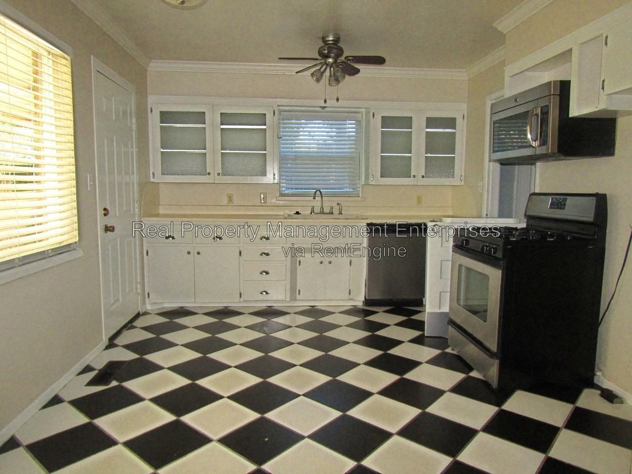 2248 Nw 52nd St - Photo 7 of 20