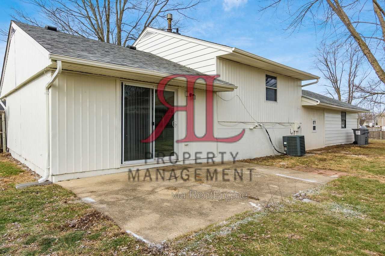 5026 Astoria Ave - Photo 4 of 23