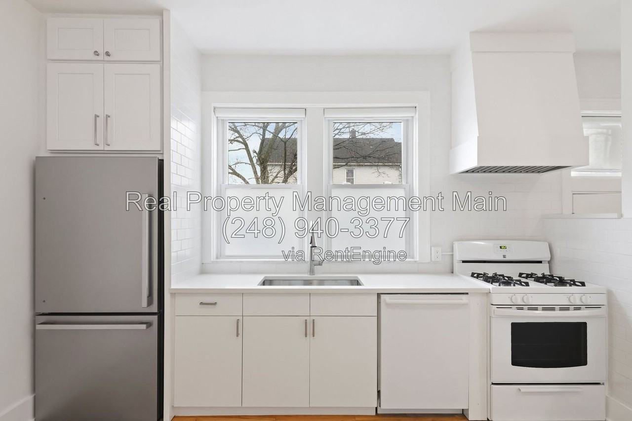 12303 Klinger St - Photo 7 of 33