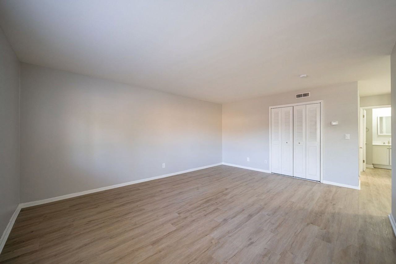 651 Riverview Dr #6 - Photo 5 of 14