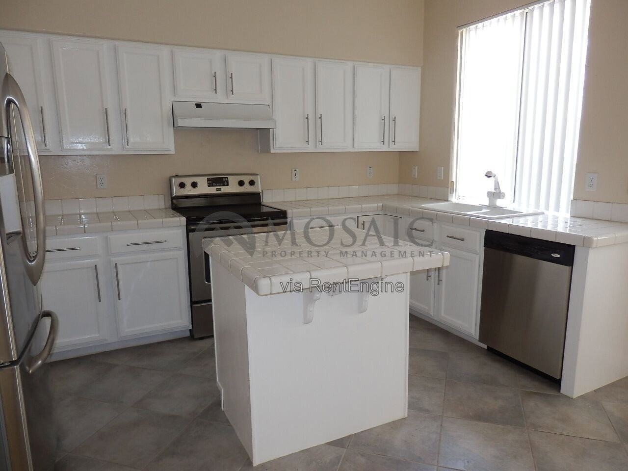 2106 E Briarwood Ter - Photo 3 of 16
