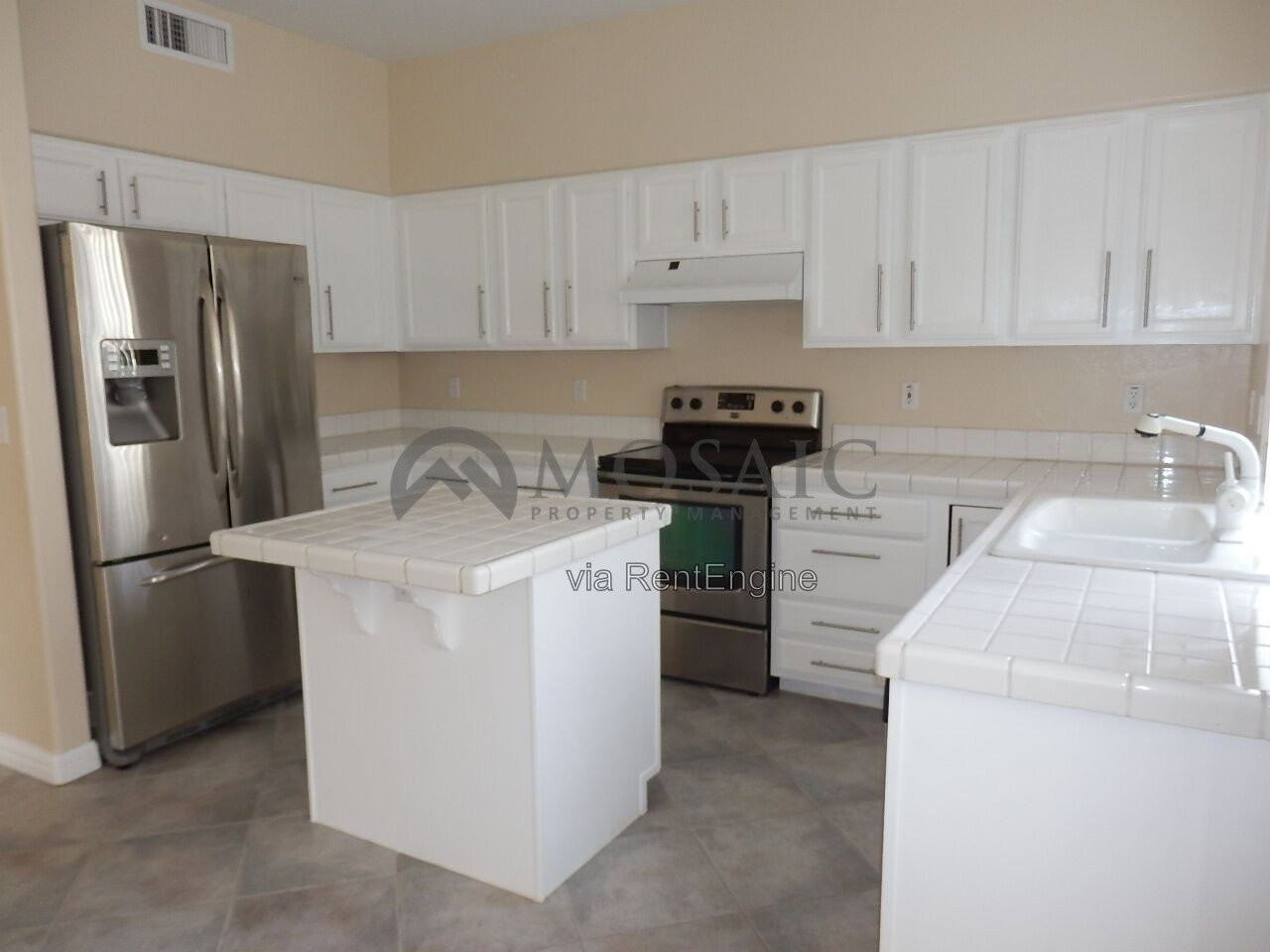 2106 E Briarwood Ter - Photo 4 of 16