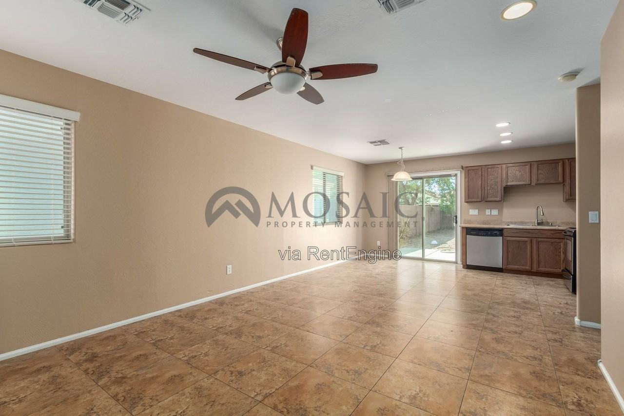 398 E Daniella Dr - Photo 3 of 20