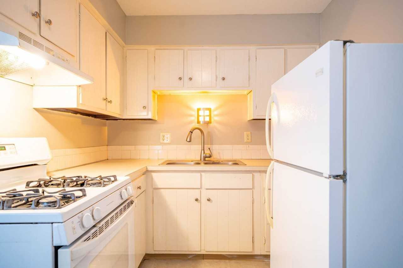 311 E Jenkins Ave #A - Photo 2 of 21