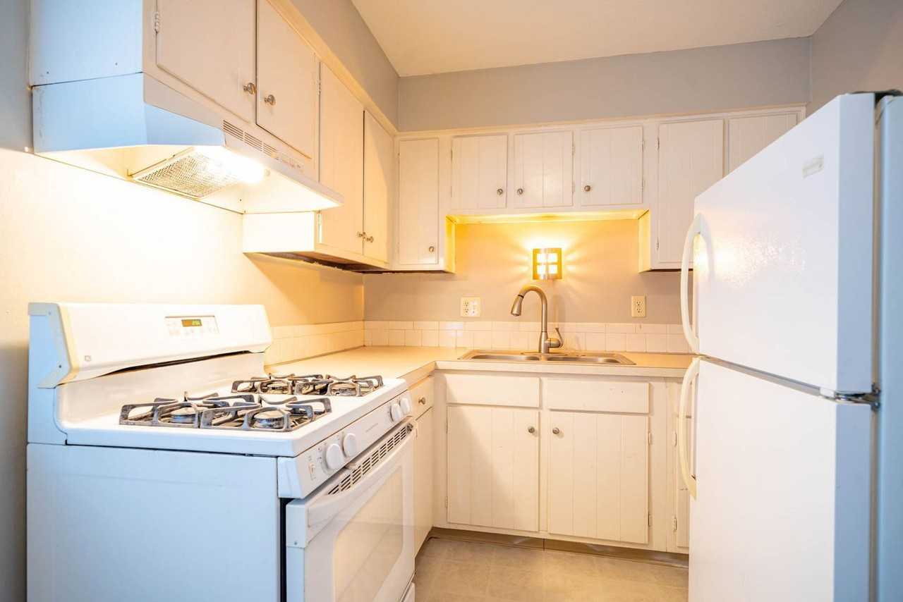 311 E Jenkins Ave #A - Photo 4 of 21