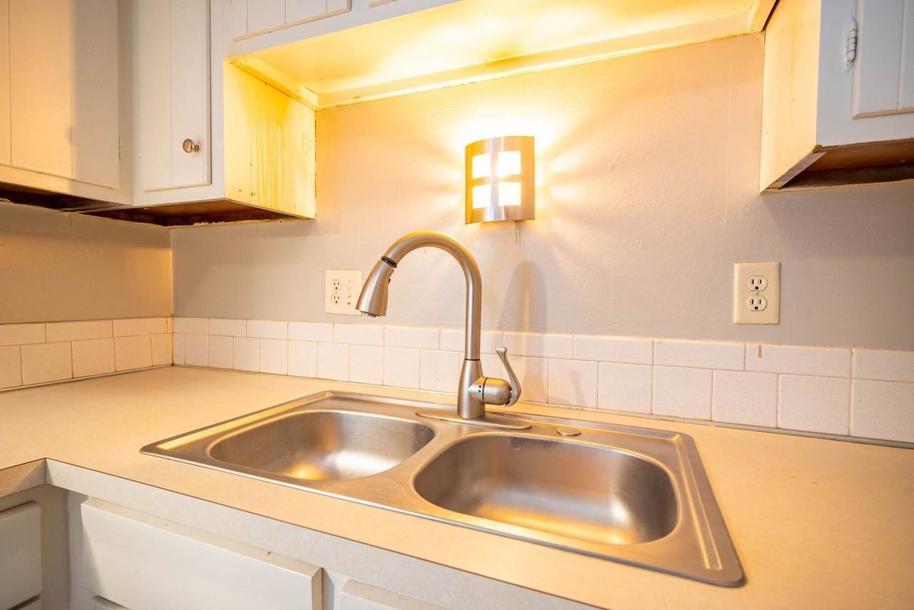 311 E Jenkins Ave #A - Photo 7 of 21