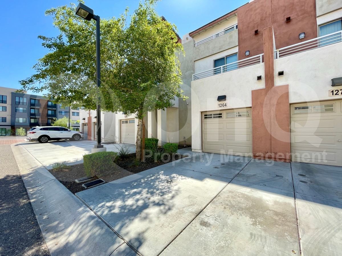 1264 E Curry Rd - Photo 2 of 31