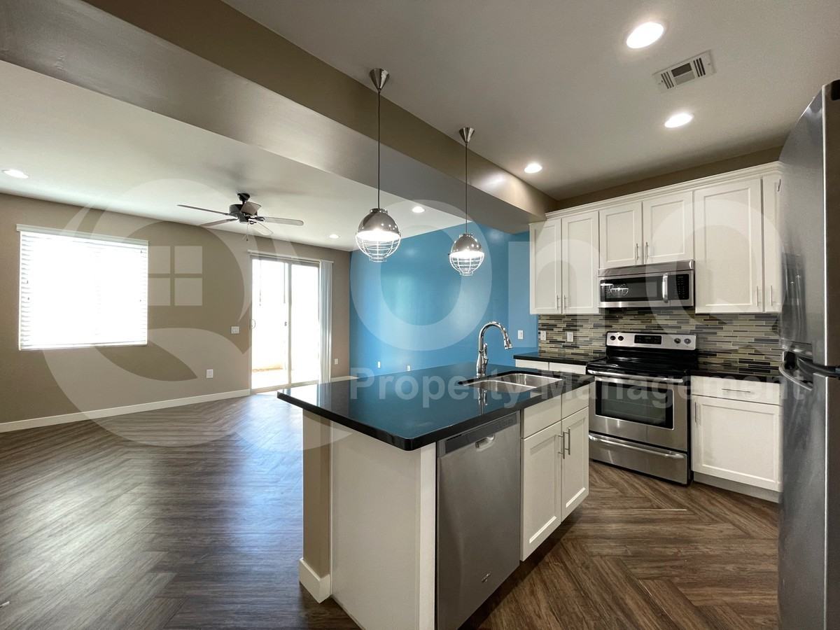1264 E Curry Rd - Photo 7 of 31