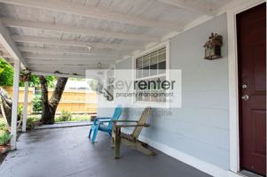 featured image of 2421 1/2 Burlington Ave N