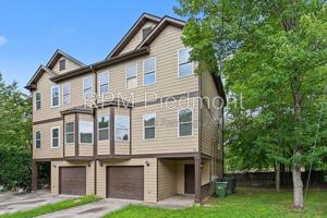 featured image of 751 Prince Pl Nw