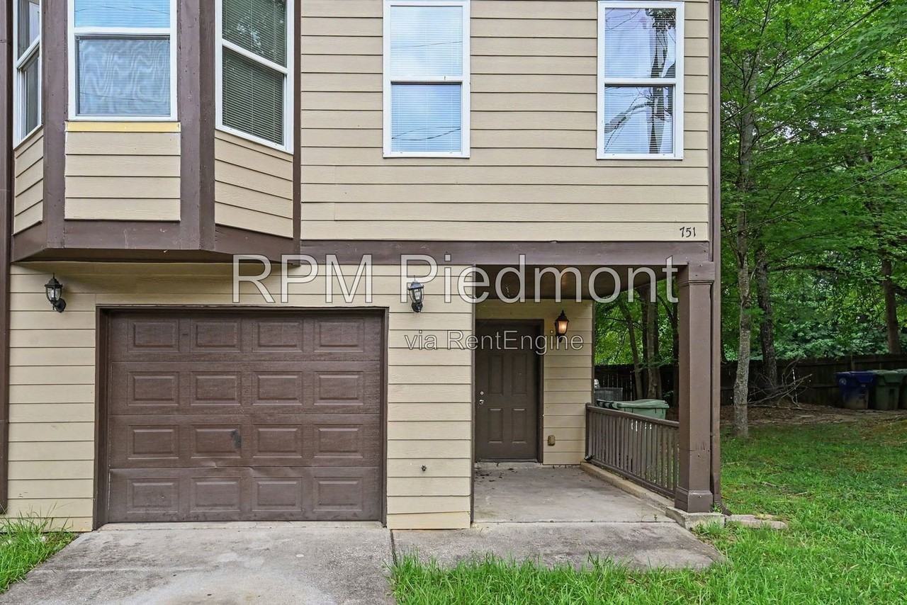 751 Prince Pl Nw - Photo 5 of 31