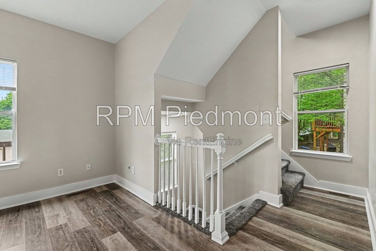 751 Prince Pl Nw - Photo 7 of 31