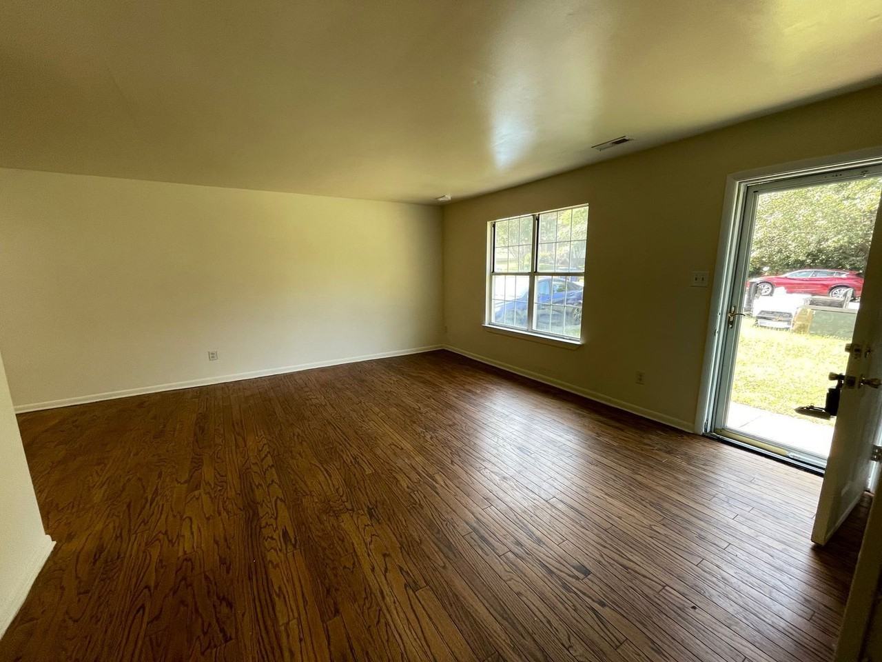 9237 Lost Forest Dr - Photo 4 of 14