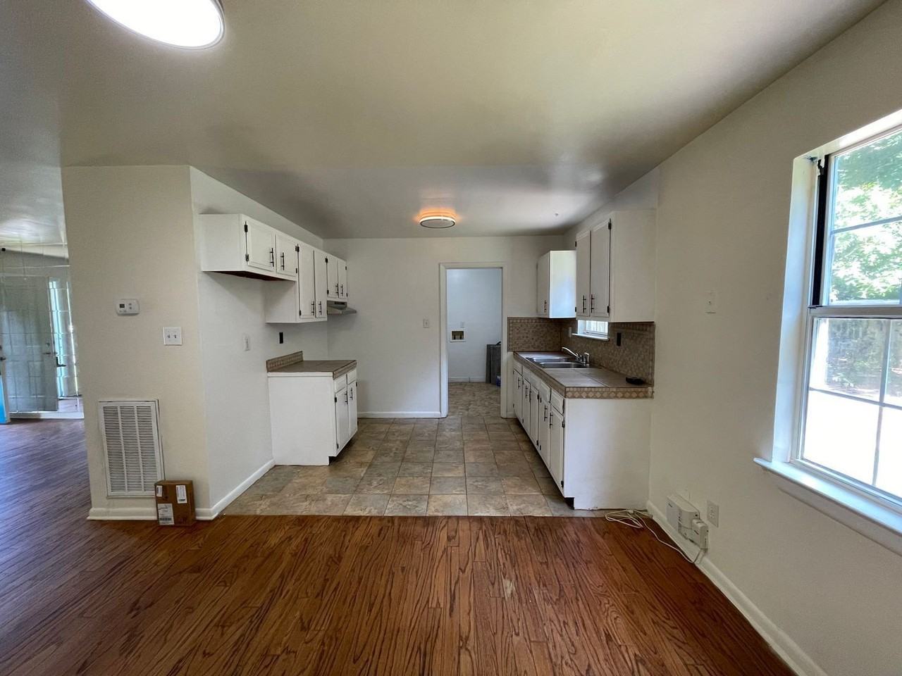 9237 Lost Forest Dr - Photo 6 of 14