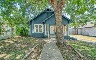 featured image of 909 N 10th St