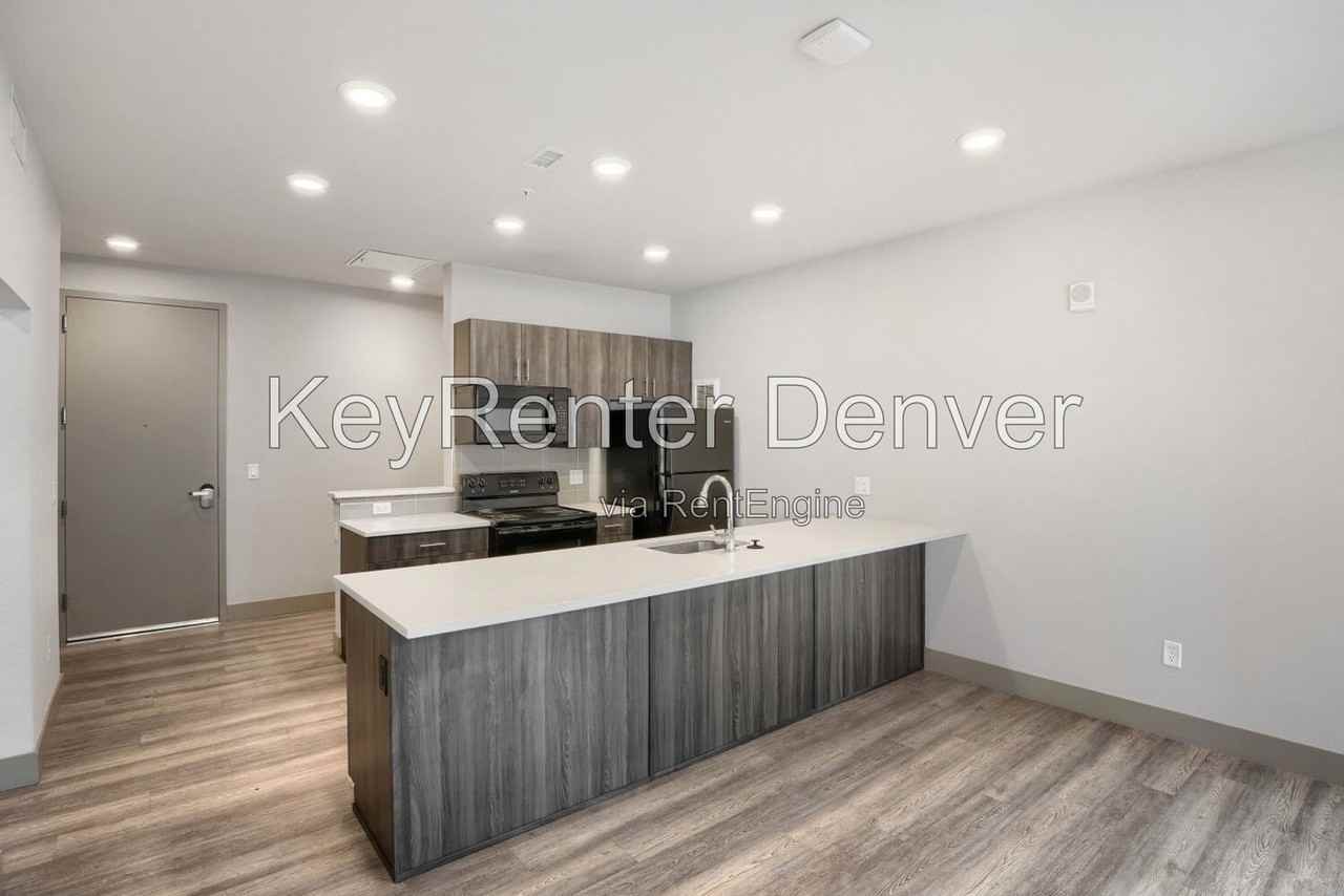 4923 King St #207 - Photo 3 of 12