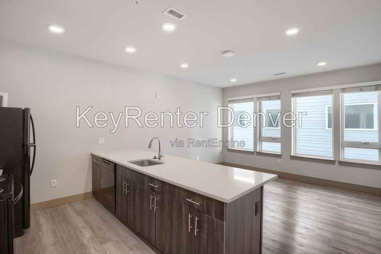 4923 King St #207 - Photo 4 of 12