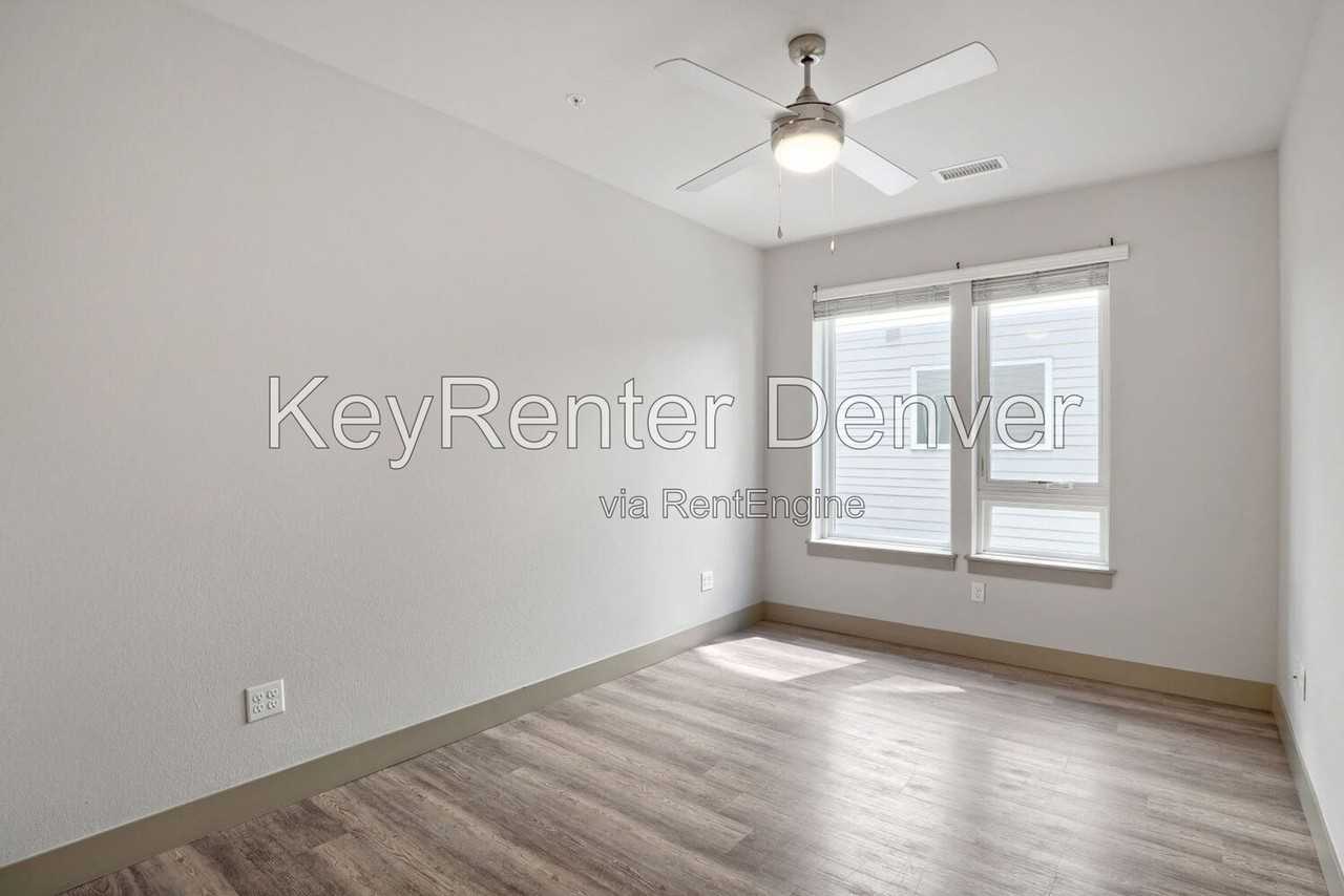 4923 King St #207 - Photo 5 of 12