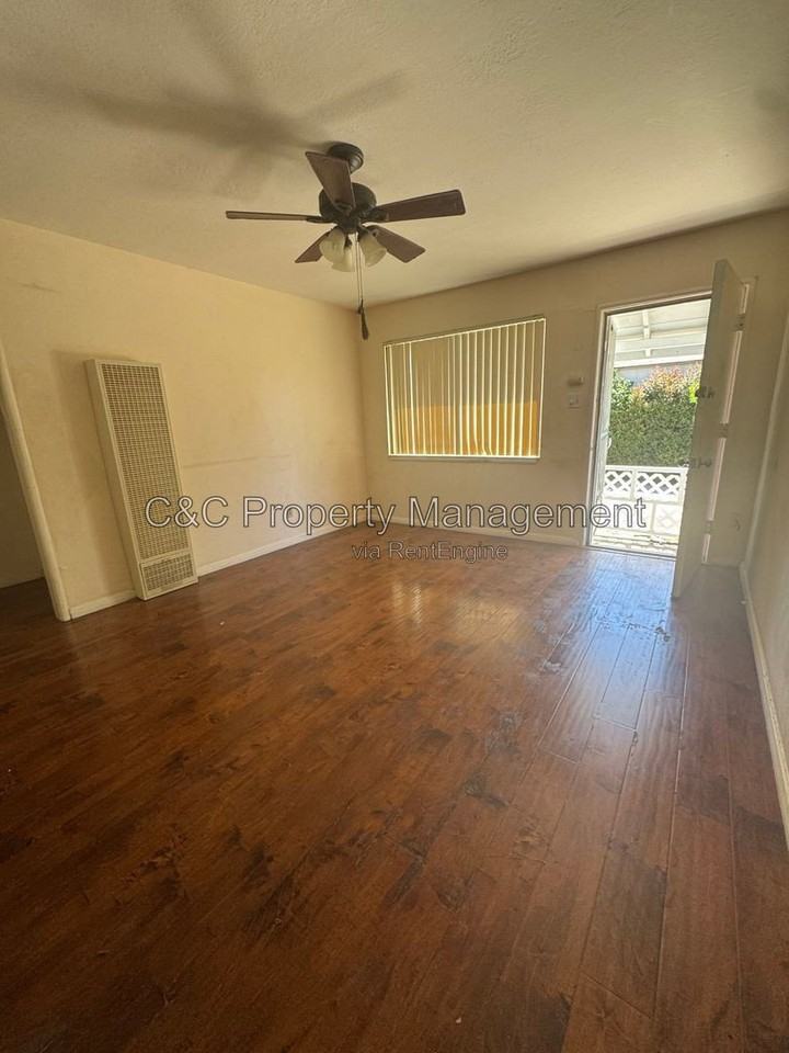 41039 Lincoln St - Photo 3 of 6