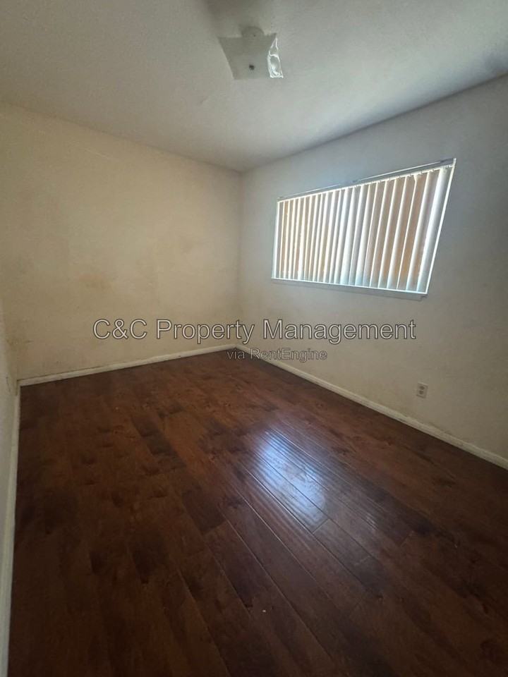 41039 Lincoln St - Photo 4 of 6