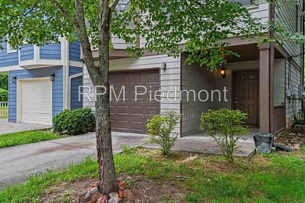 740 Prince Pl Nw - Photo 5 of 29