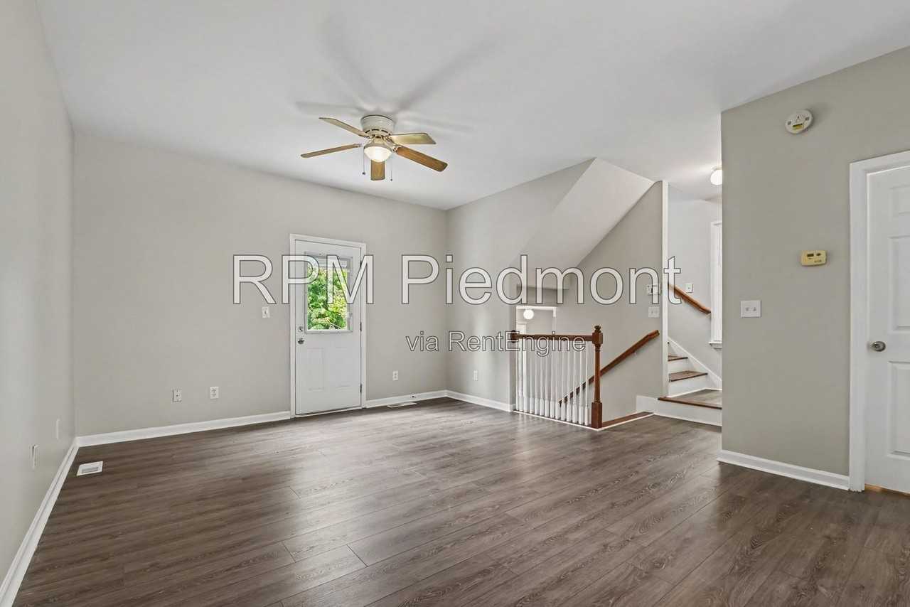 740 Prince Pl Nw - Photo 7 of 29