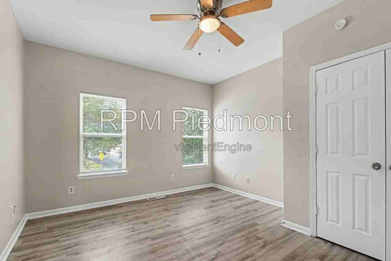 753 Prince Pl Nw - Photo 4 of 30