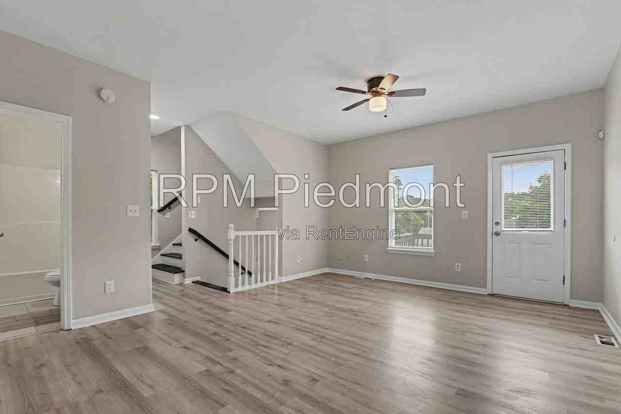 753 Prince Pl Nw - Photo 7 of 30