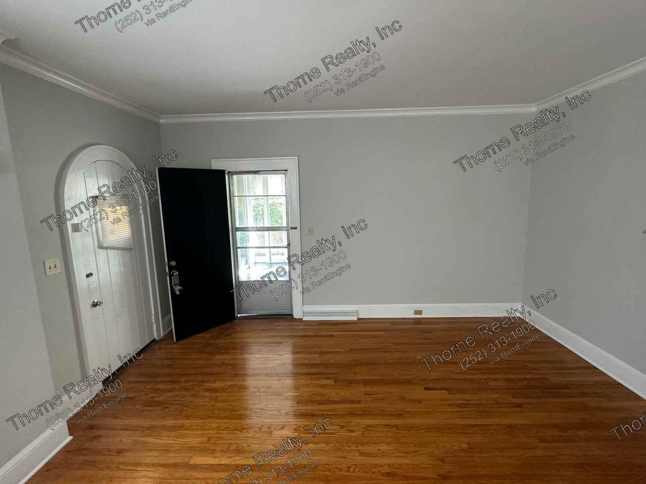 823 Western Ave - Photo 4 of 15