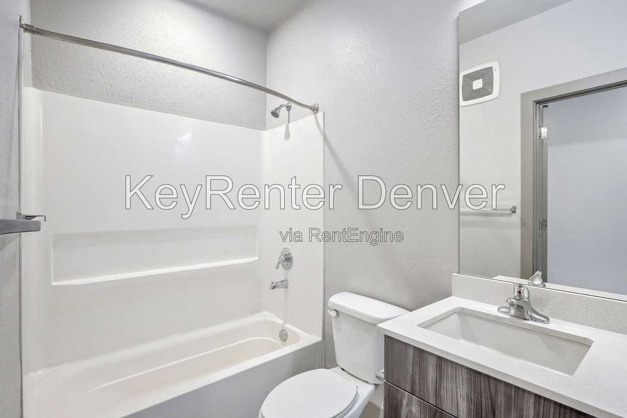 4923 King St #403 - Photo 6 of 12