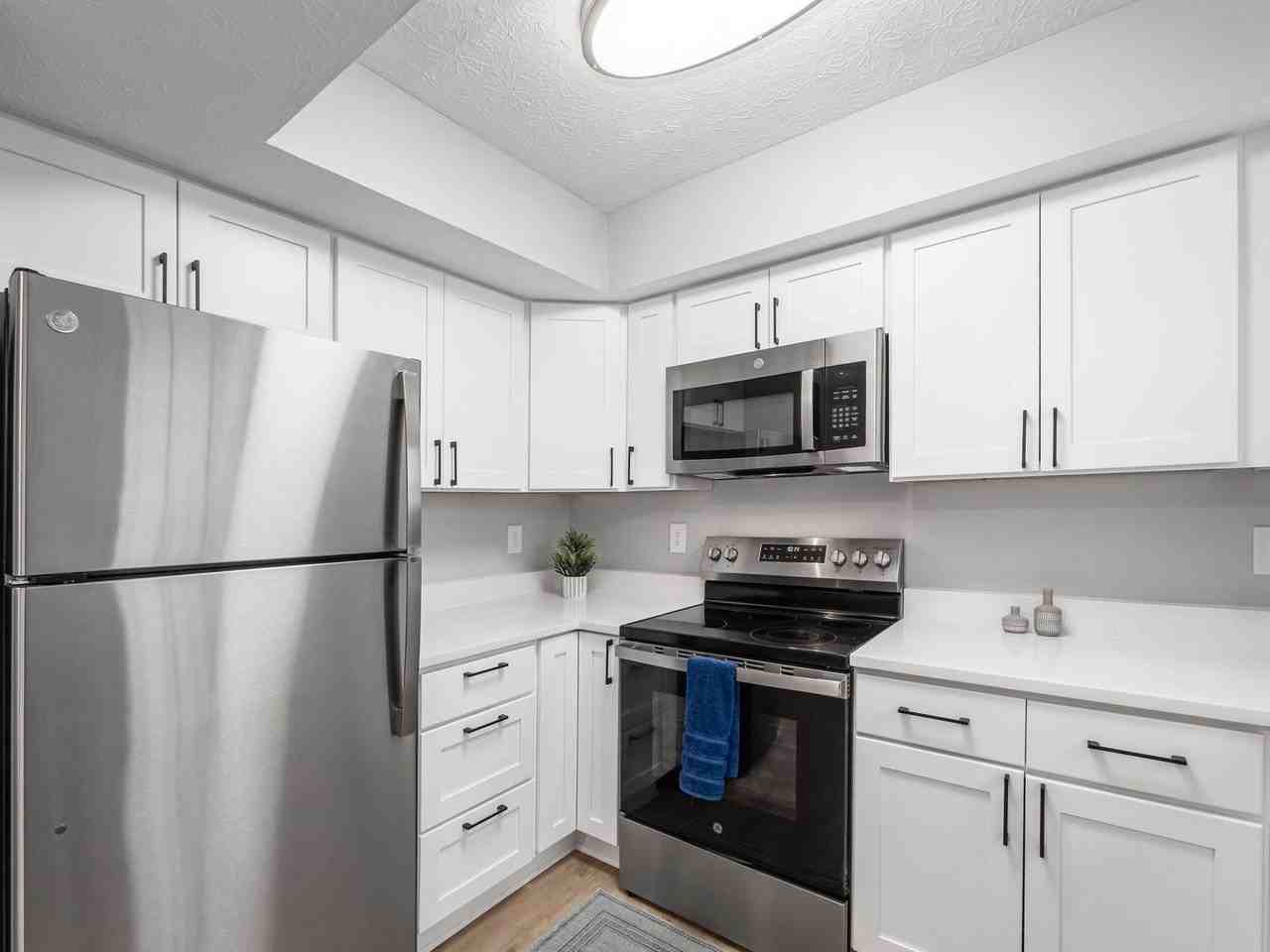 138 Blakeford Dr - Photo 2 of 32