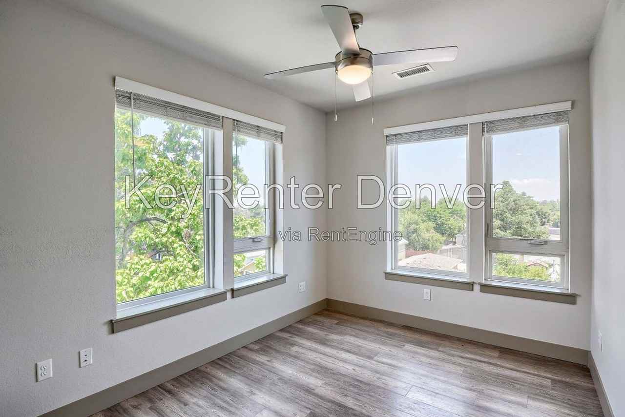 4923 King St #402 - Photo 6 of 12