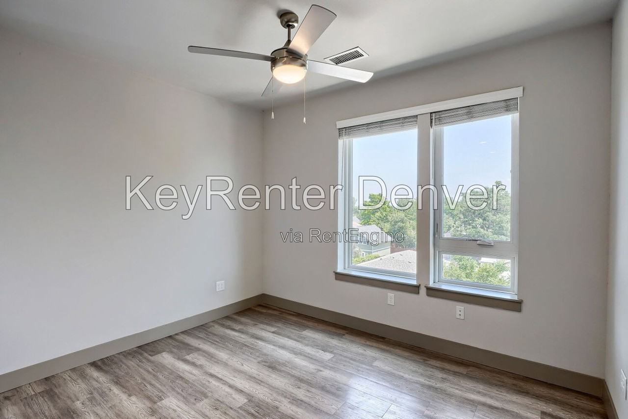 4923 King St #402 - Photo 7 of 12
