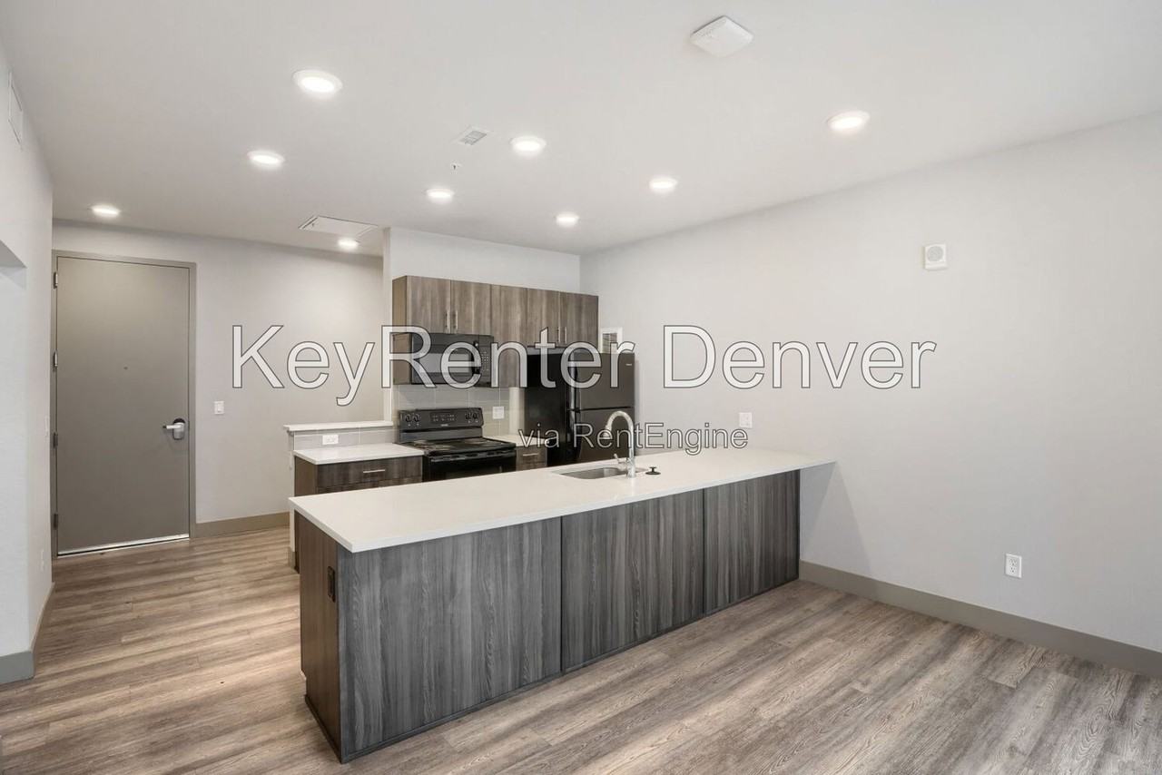 4923 King St #505 - Photo 3 of 12