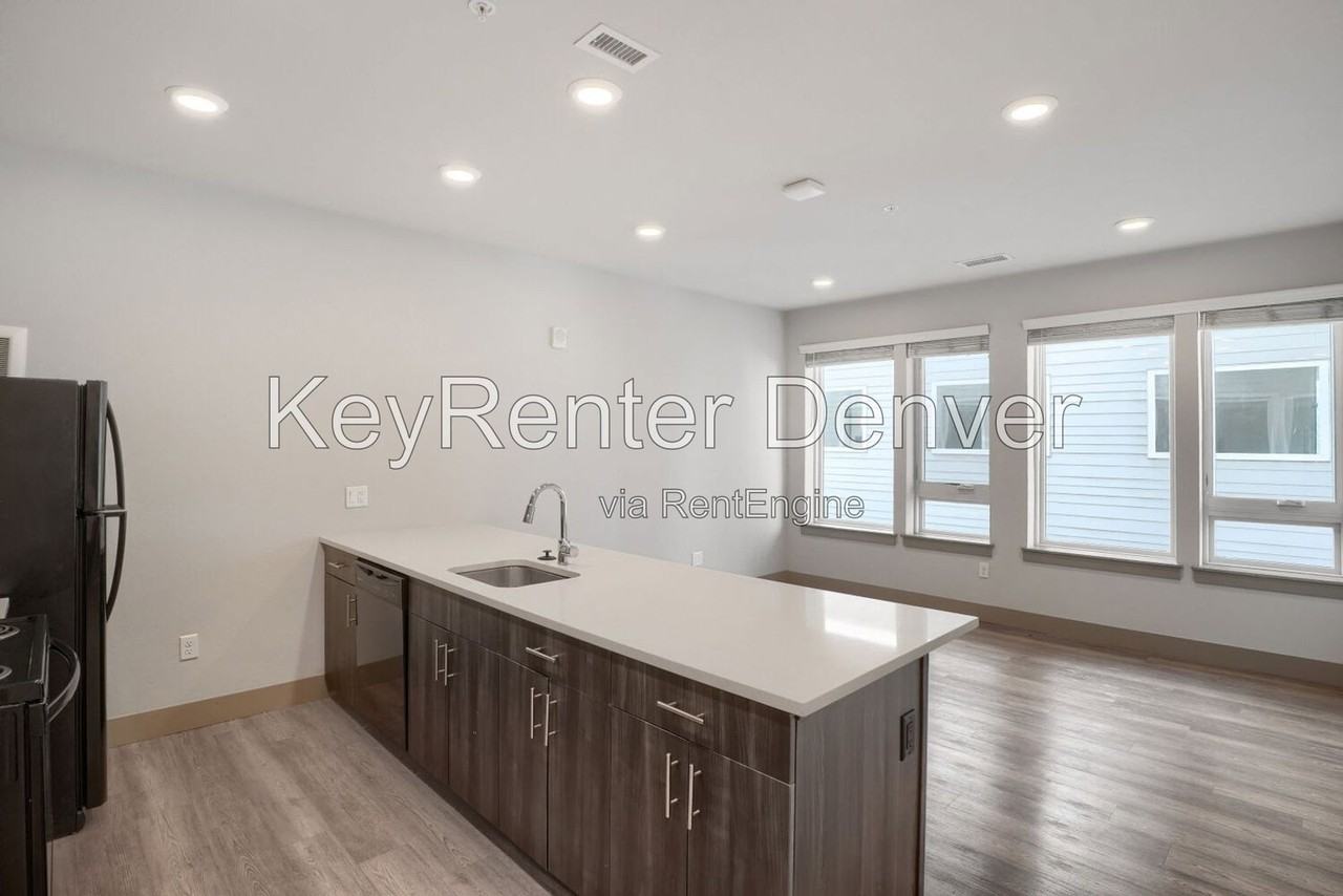 4923 King St #505 - Photo 4 of 12