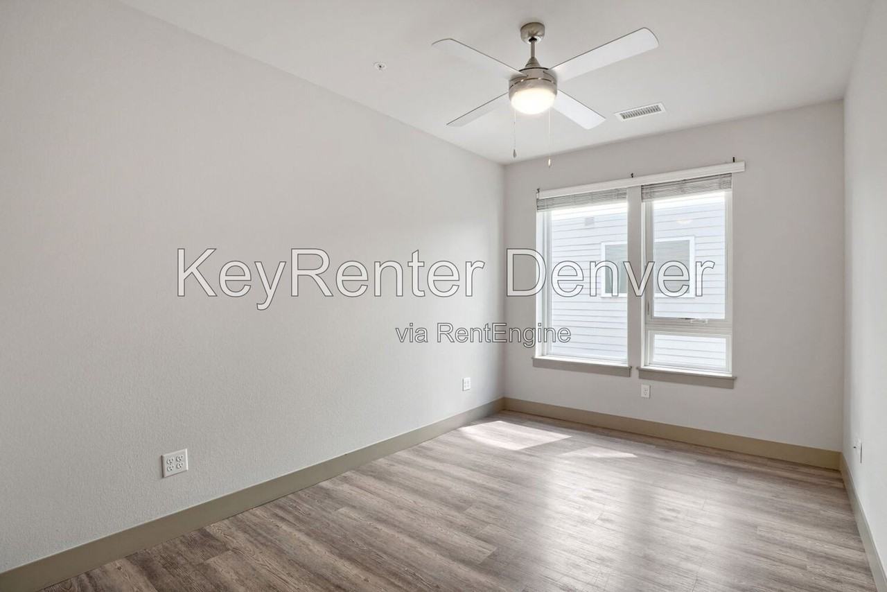 4923 King St #505 - Photo 5 of 12