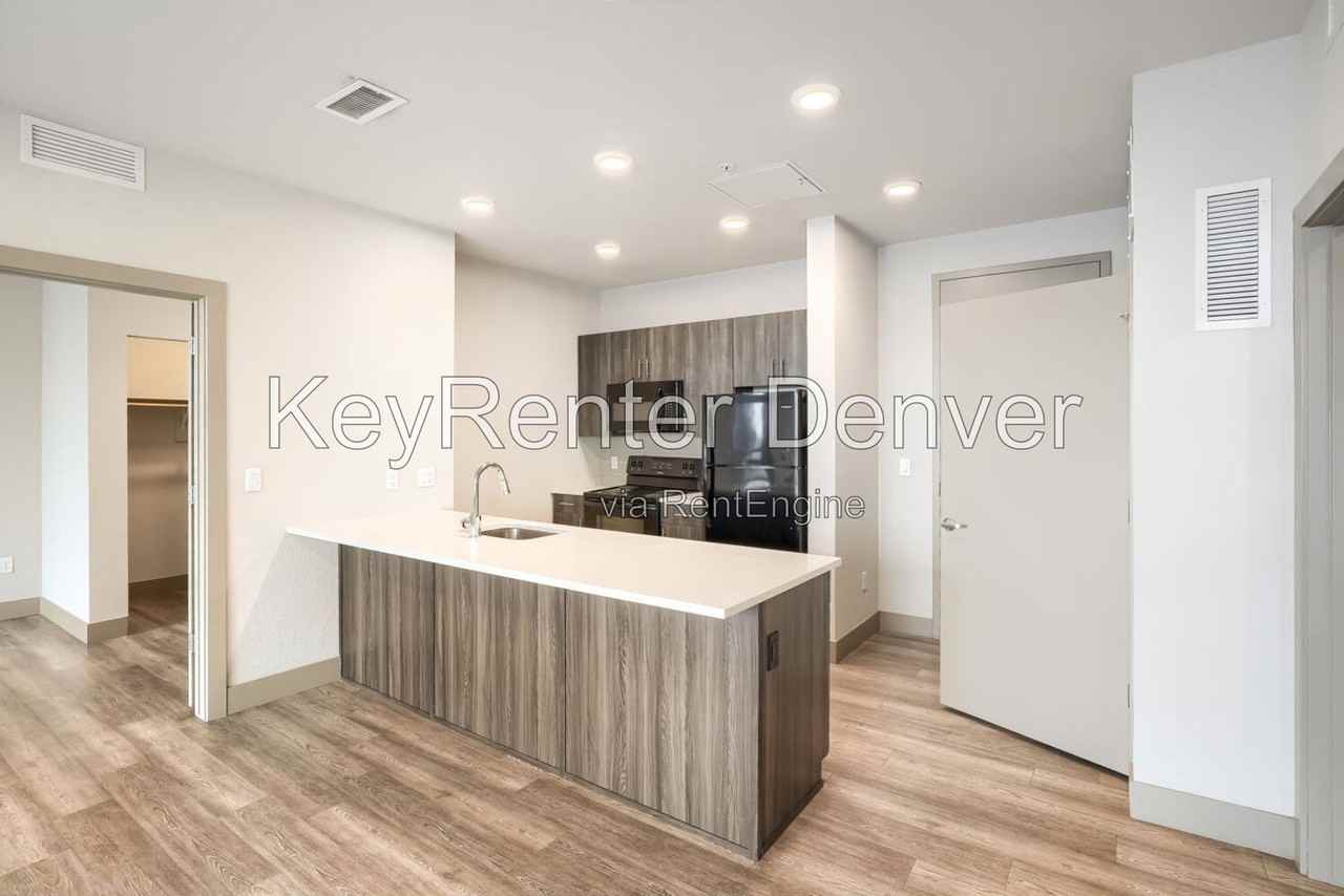 4923 King St #205 - Photo 2 of 12
