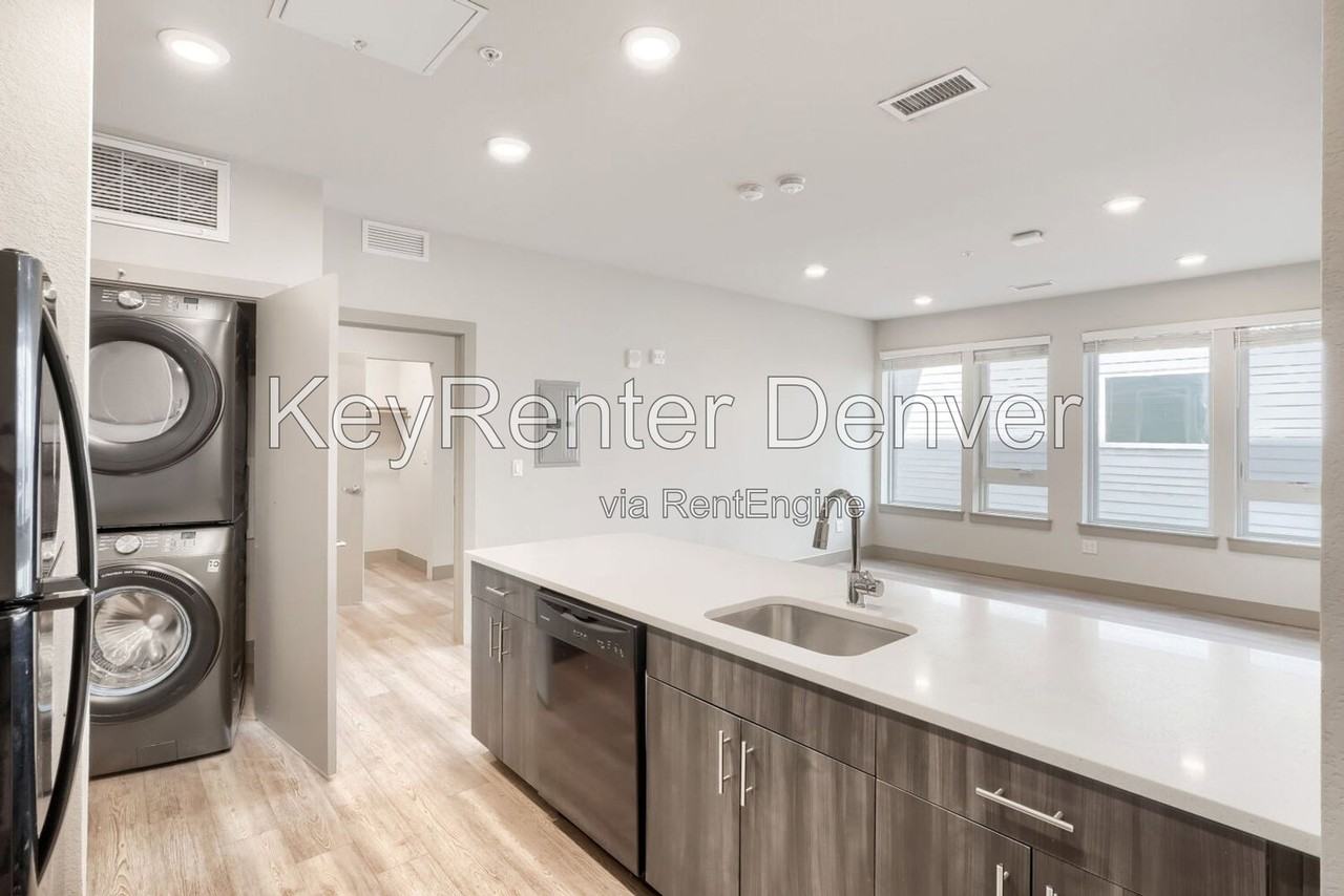 4923 King St #205 - Photo 3 of 12