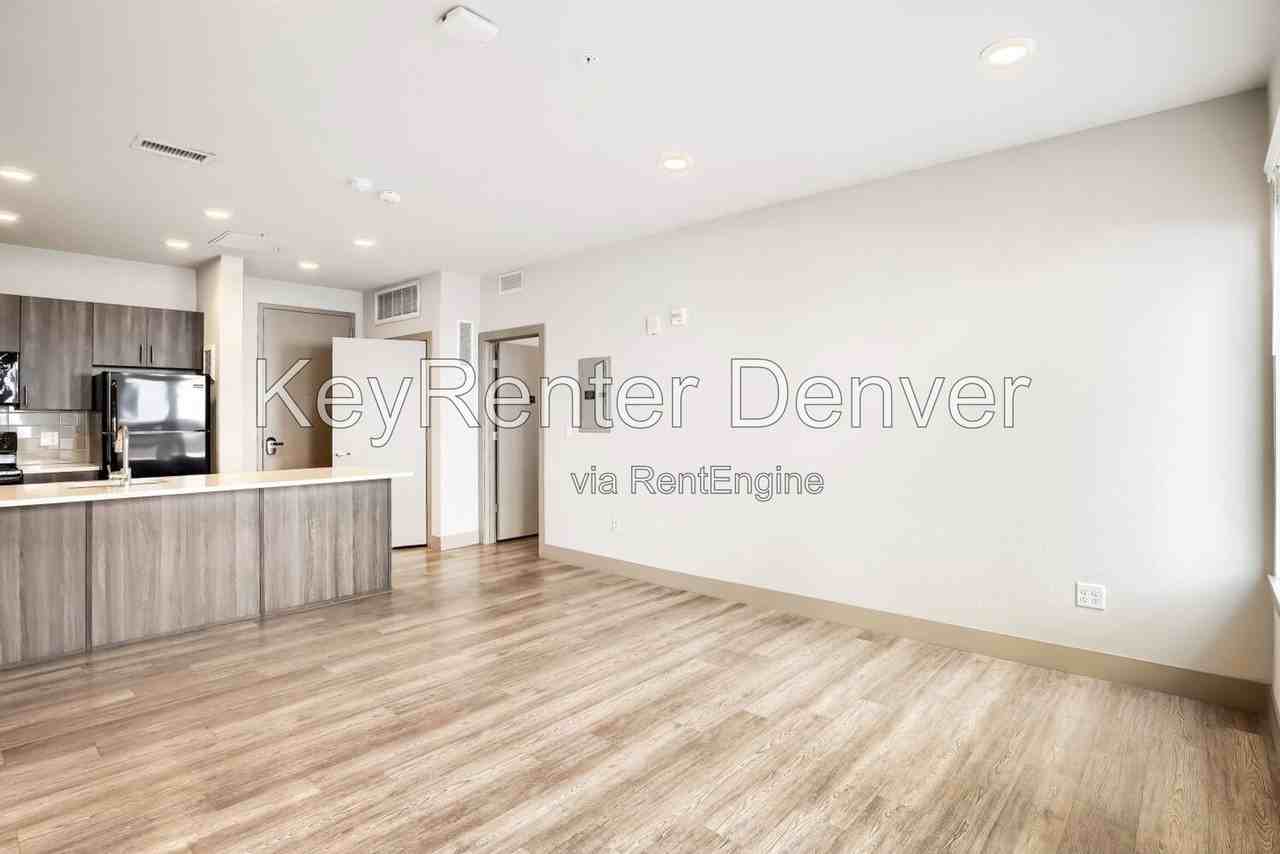 4923 King St #205 - Photo 5 of 12