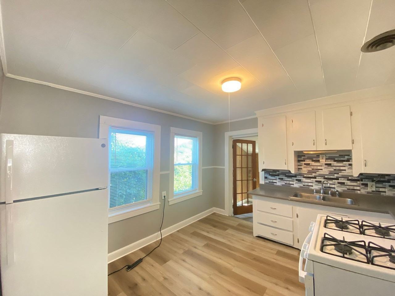4 Shedds Ave - Photo 2 of 34
