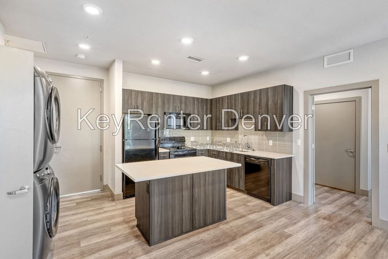4923 King St #400 - Photo 5 of 12