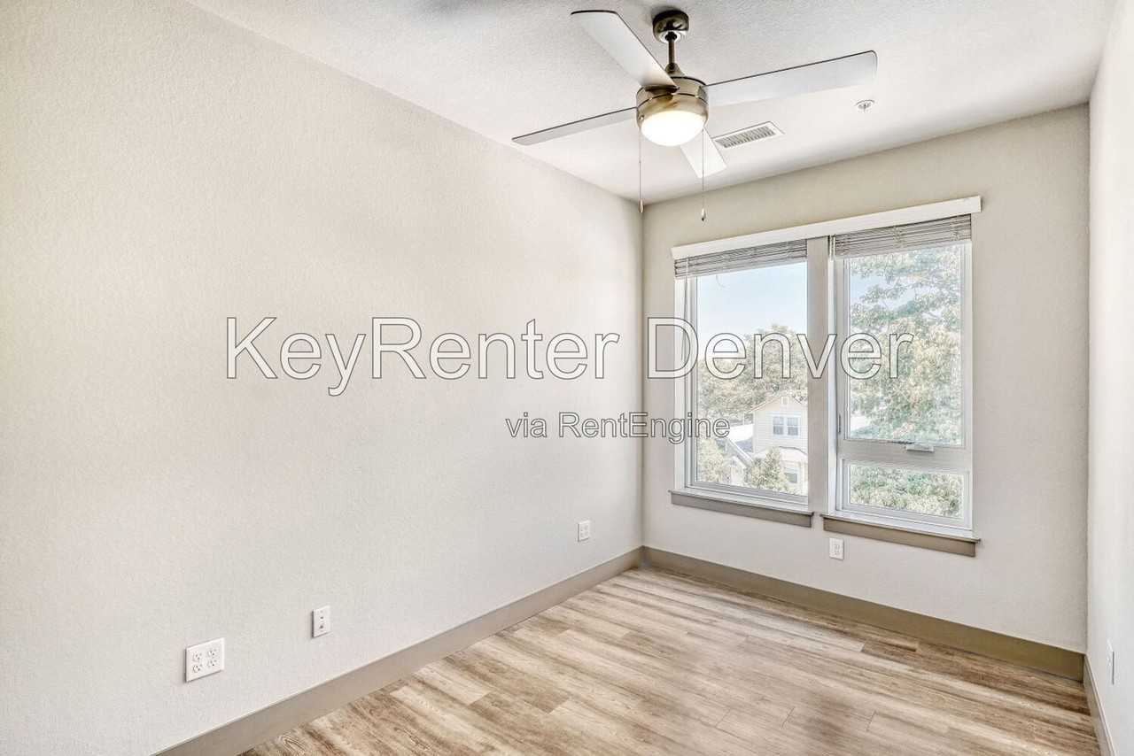 4923 King St #400 - Photo 7 of 12