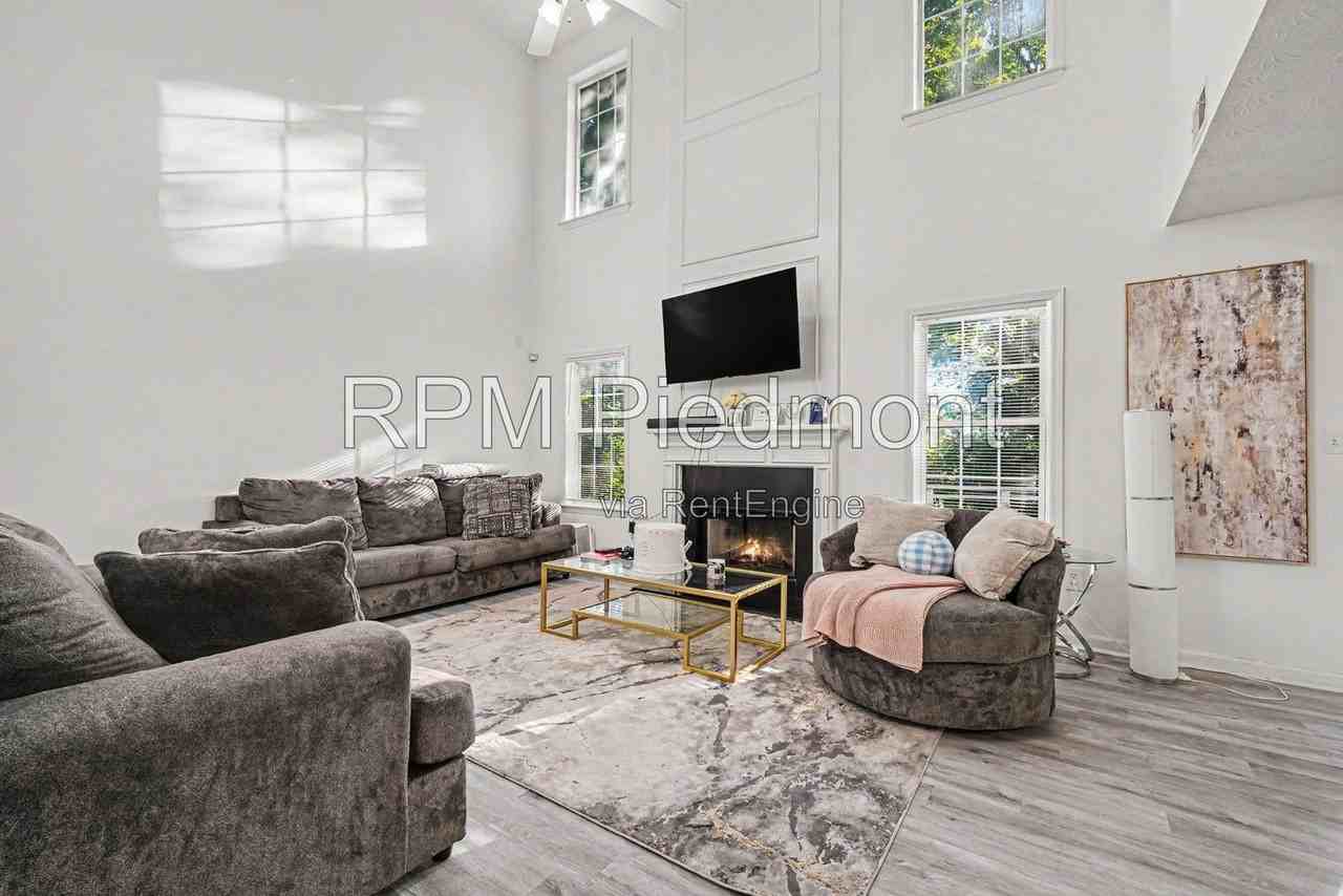 550 Claudel Ct Sw - Photo 2 of 31