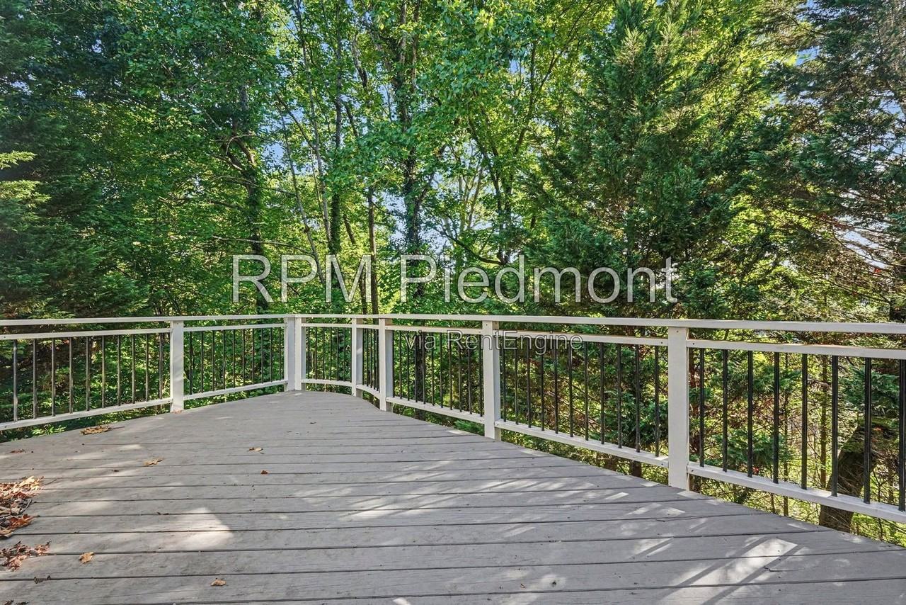 550 Claudel Ct Sw - Photo 5 of 31