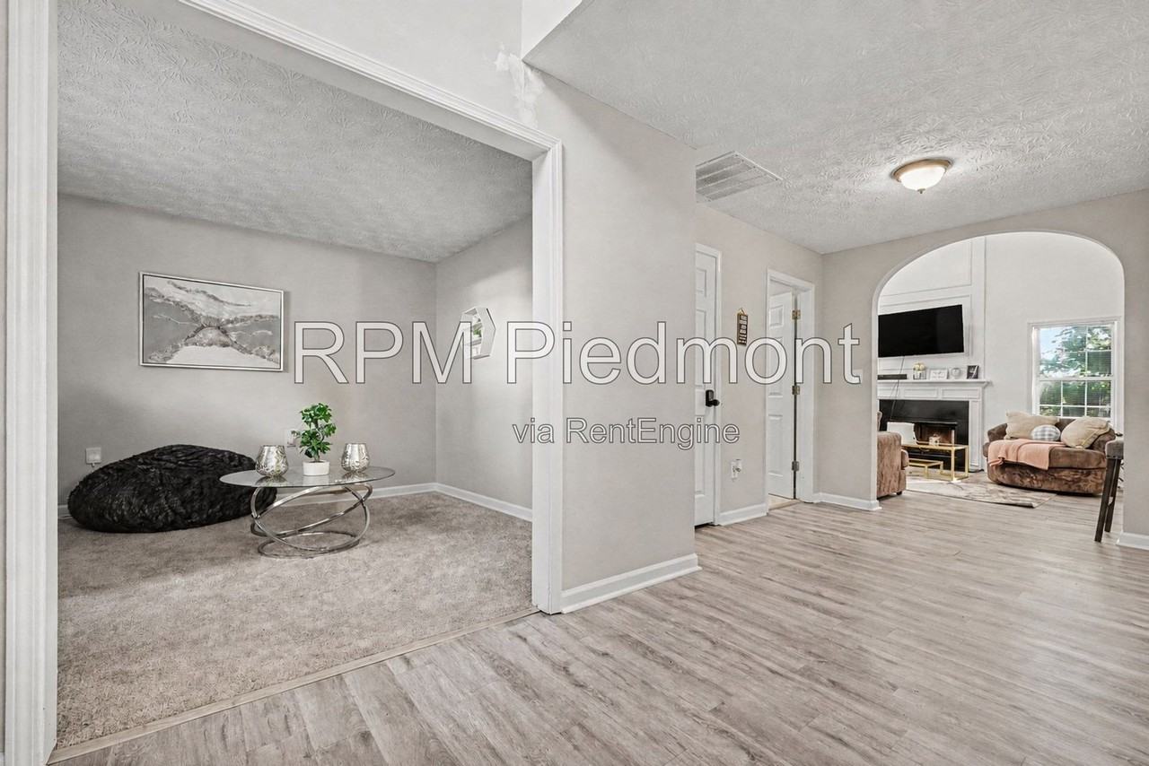 550 Claudel Ct Sw - Photo 6 of 31