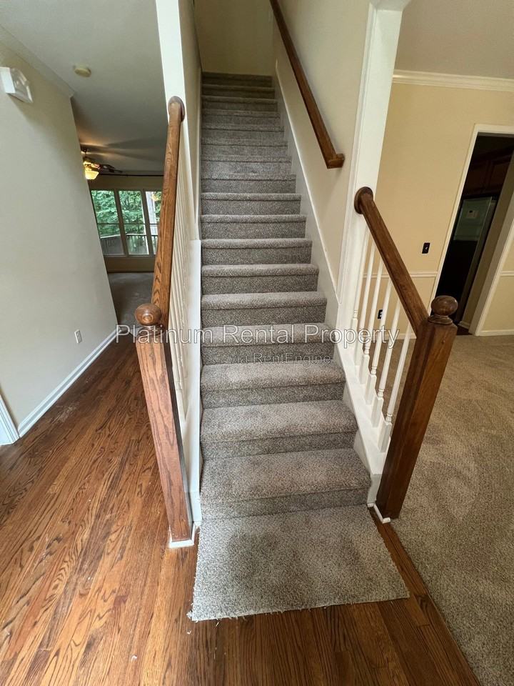 7115 Red Fox Ln - Photo 3 of 50