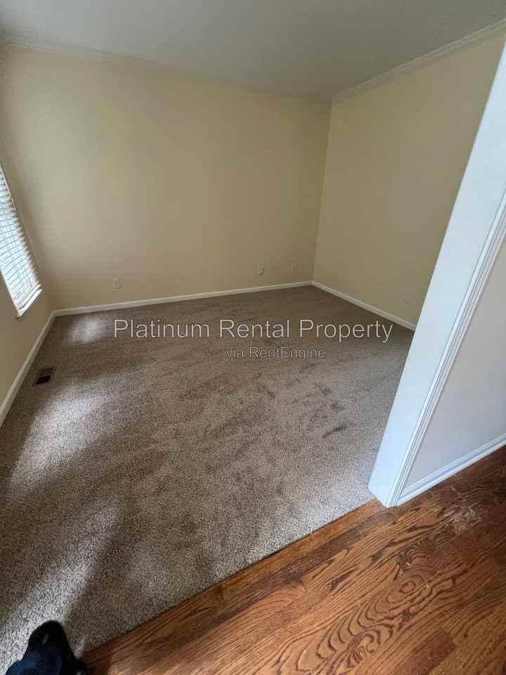 7115 Red Fox Ln - Photo 5 of 50