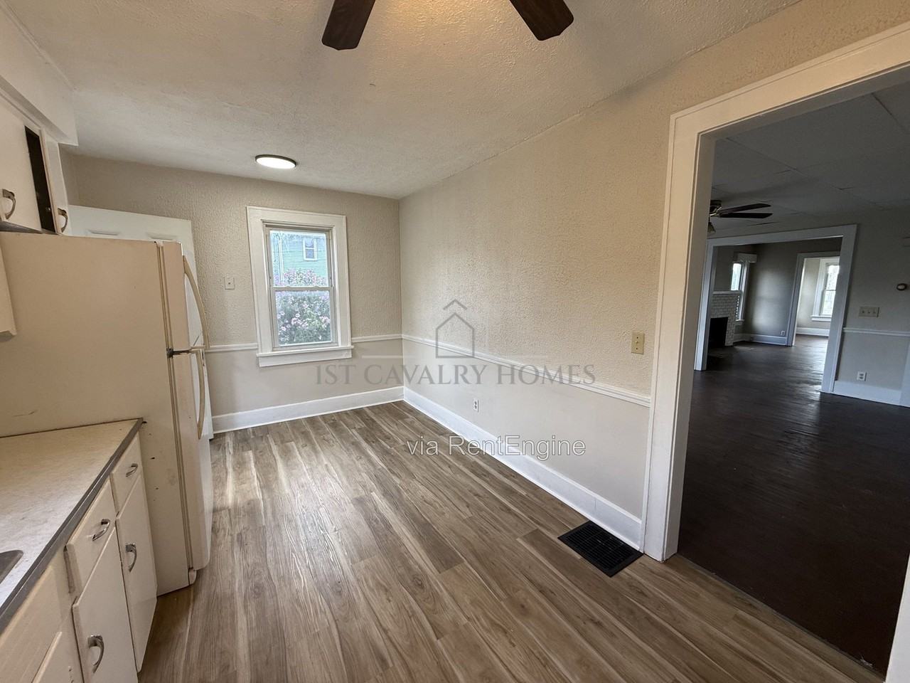 301 Roslyn Ave Nw #303 - Photo 4 of 50